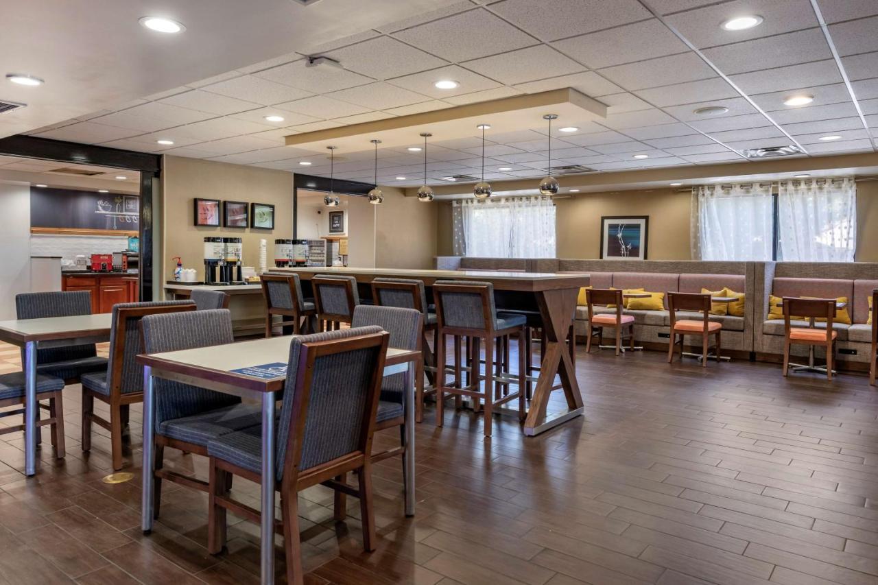 Hampton Inn Norco/Corona Buitenkant foto