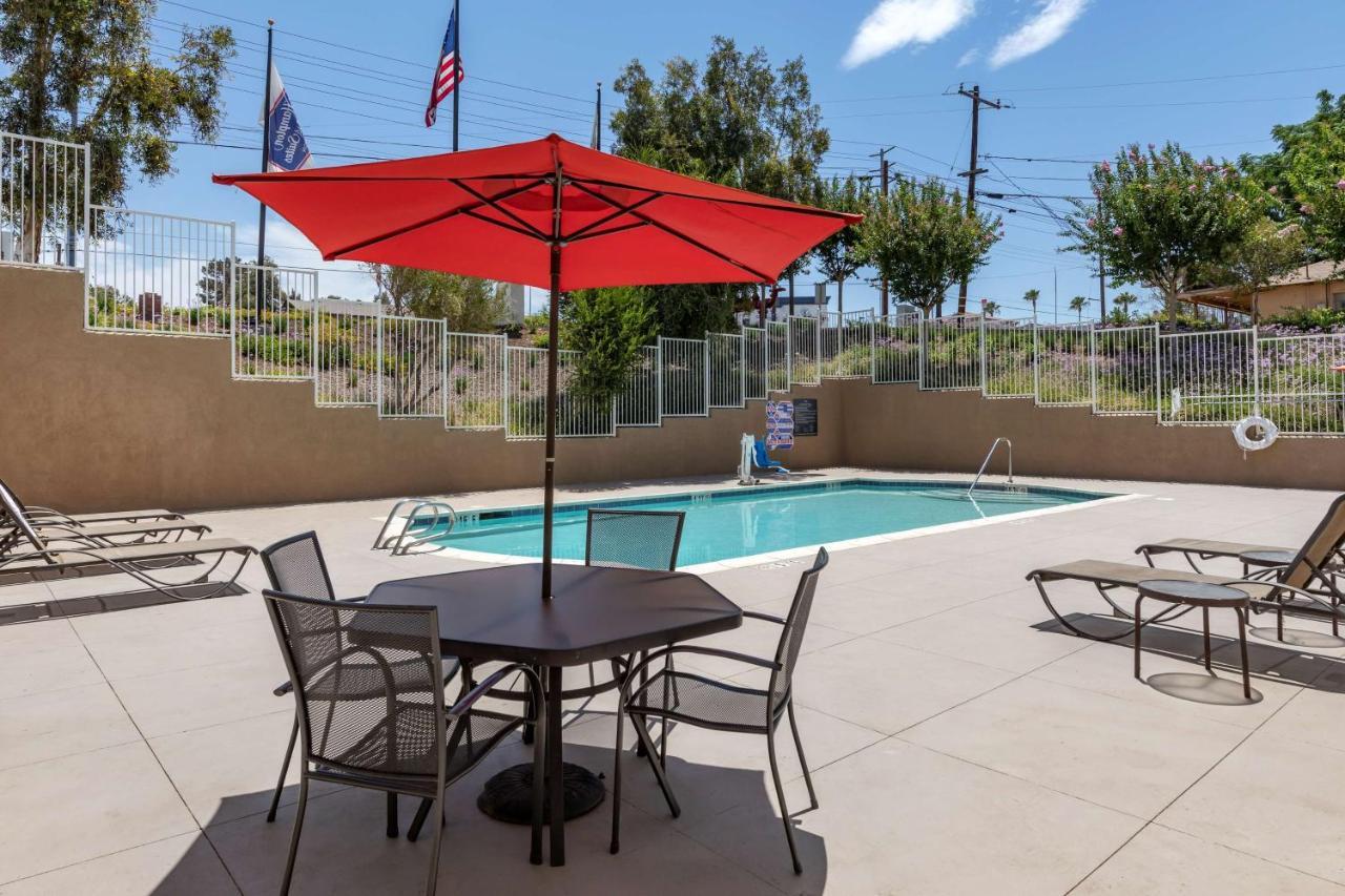 Hampton Inn Norco/Corona Buitenkant foto